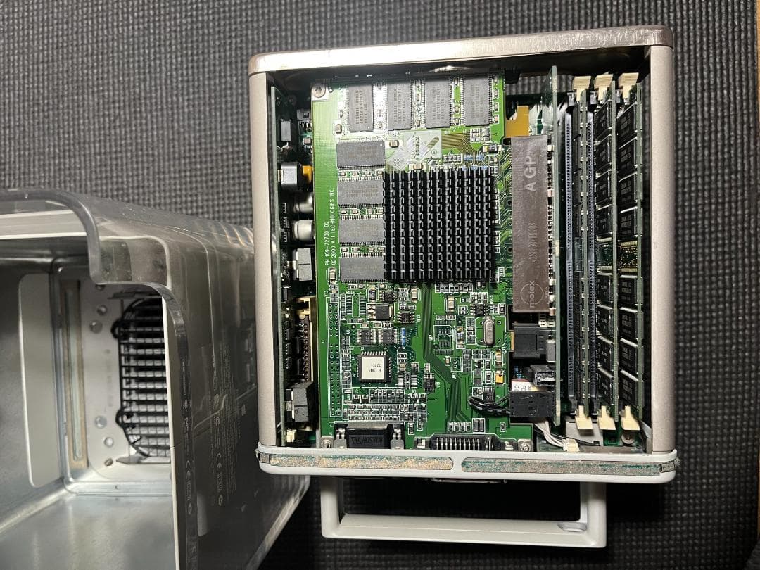 Power Mac G4 Cube + Studio Display + 電源