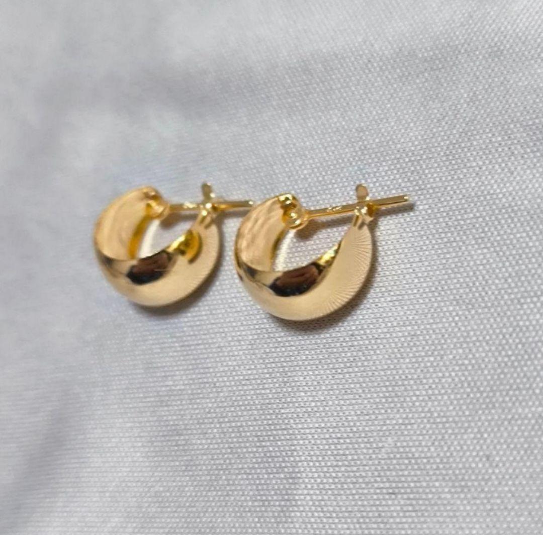 新品　K18 　月甲ピアス　約7x 10mm