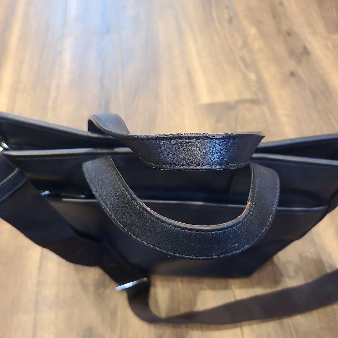 PRADA ネイビー レザー ショルダーバッグ