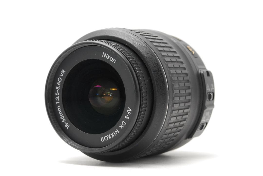 【美品】Nikon D5600 WiFi搭載 タッチパネルで快適撮影 高画質