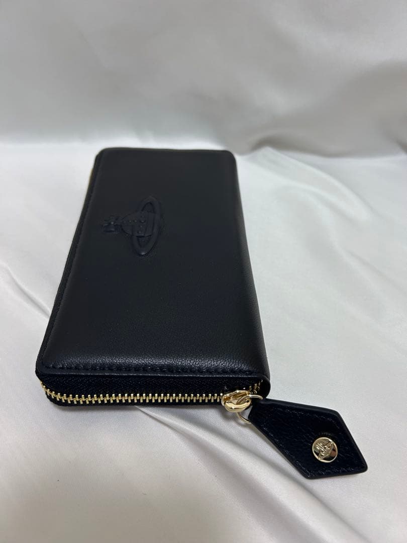 Vivienne Westwoodロゴ長財布　黒