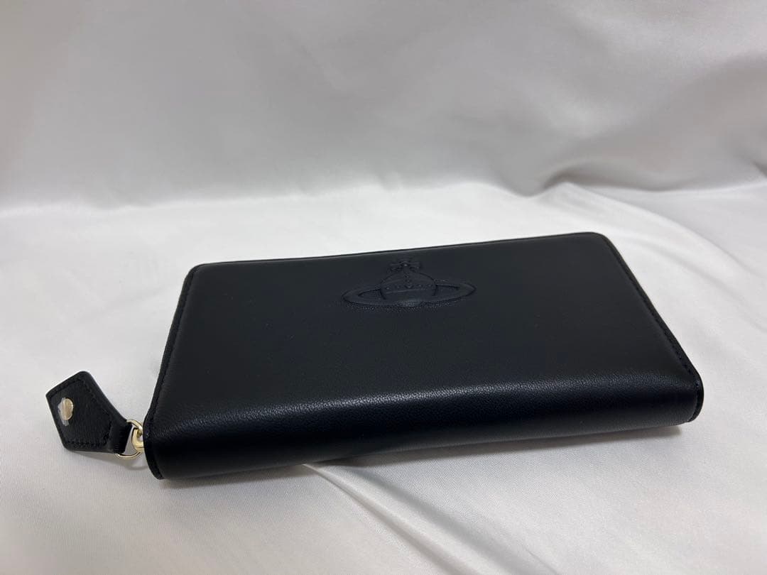 Vivienne Westwoodロゴ長財布　黒