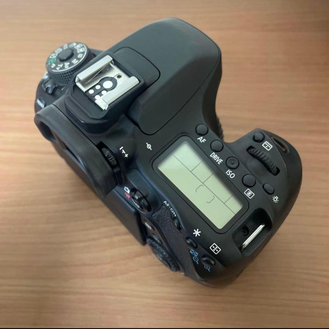 CanonEOS80Dデジタル一眼レフ+18-55mm 標準ズームレンズ＋付属品