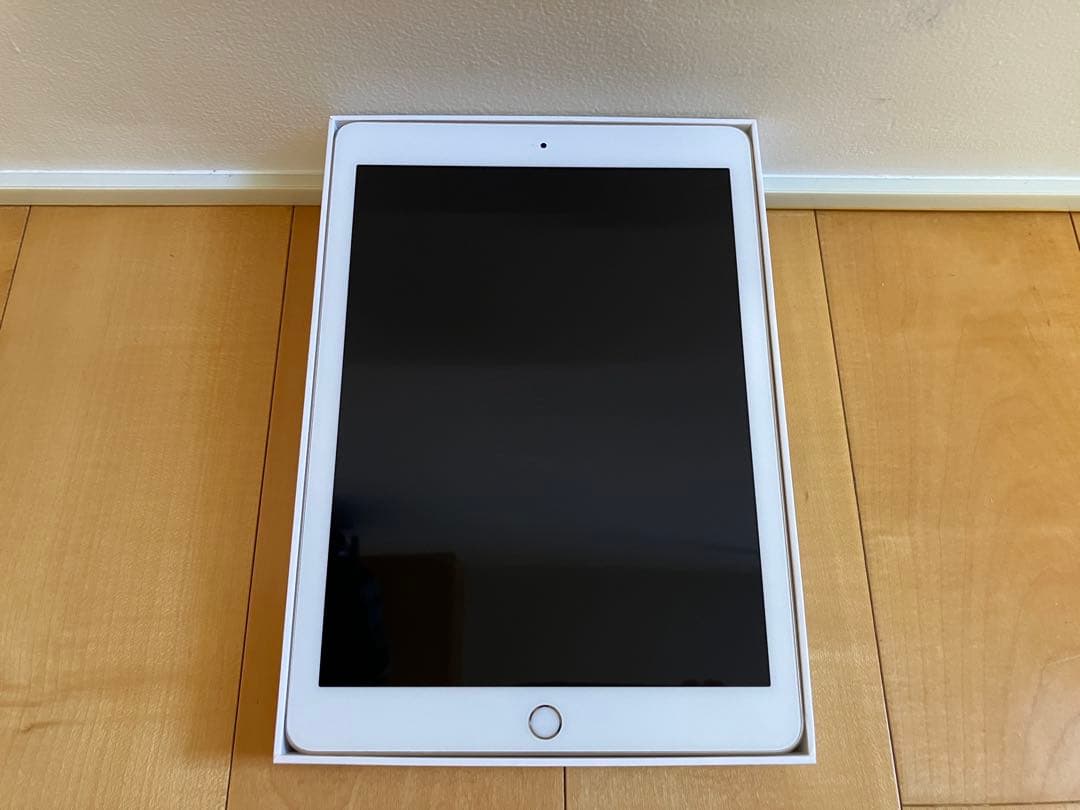 【極美品】iPad 第5世代 128GB Wi-Fiモデル/シルバー/動作良好