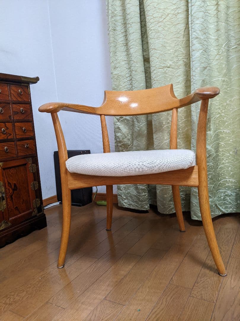 飛騨産業クレセントダイニングチェアー