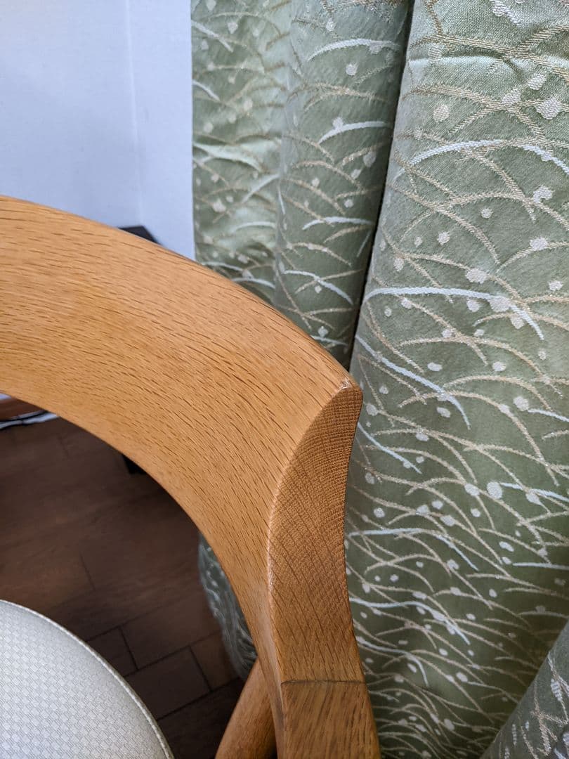 飛騨産業クレセントダイニングチェアー