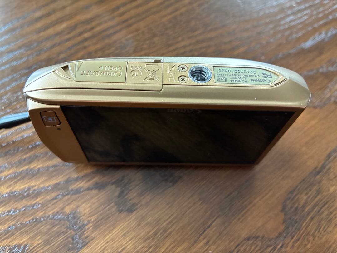 Canon IXY 31S ゴールド、予備バッテリーとSDカード付