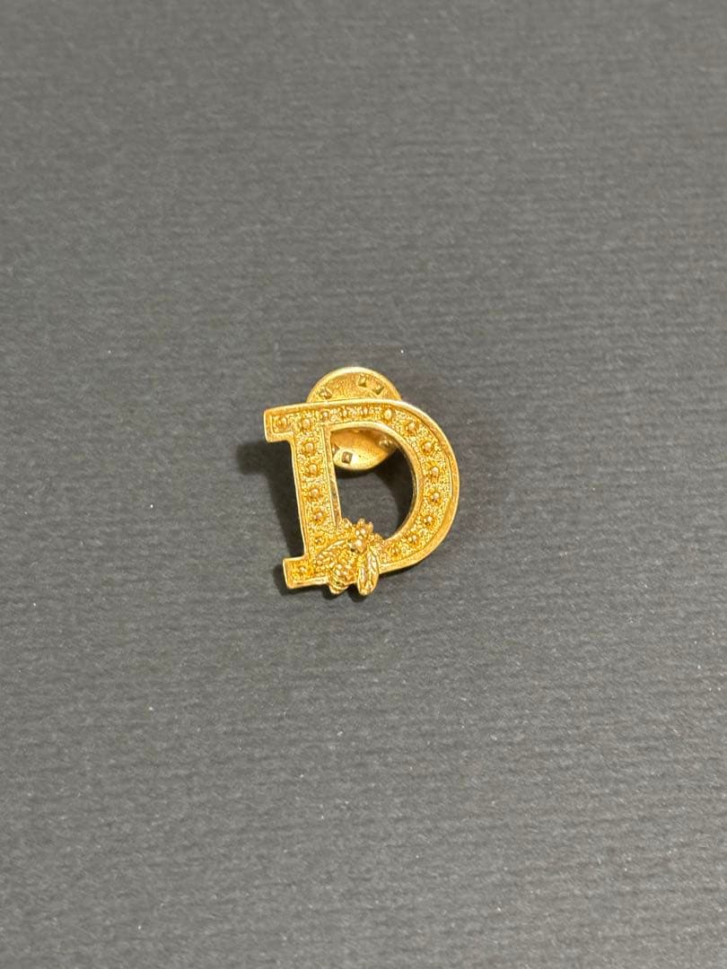 クリスチャン　ディオール　dior ピンブローチ　蜂　ビー　Dロゴ　ゴールド