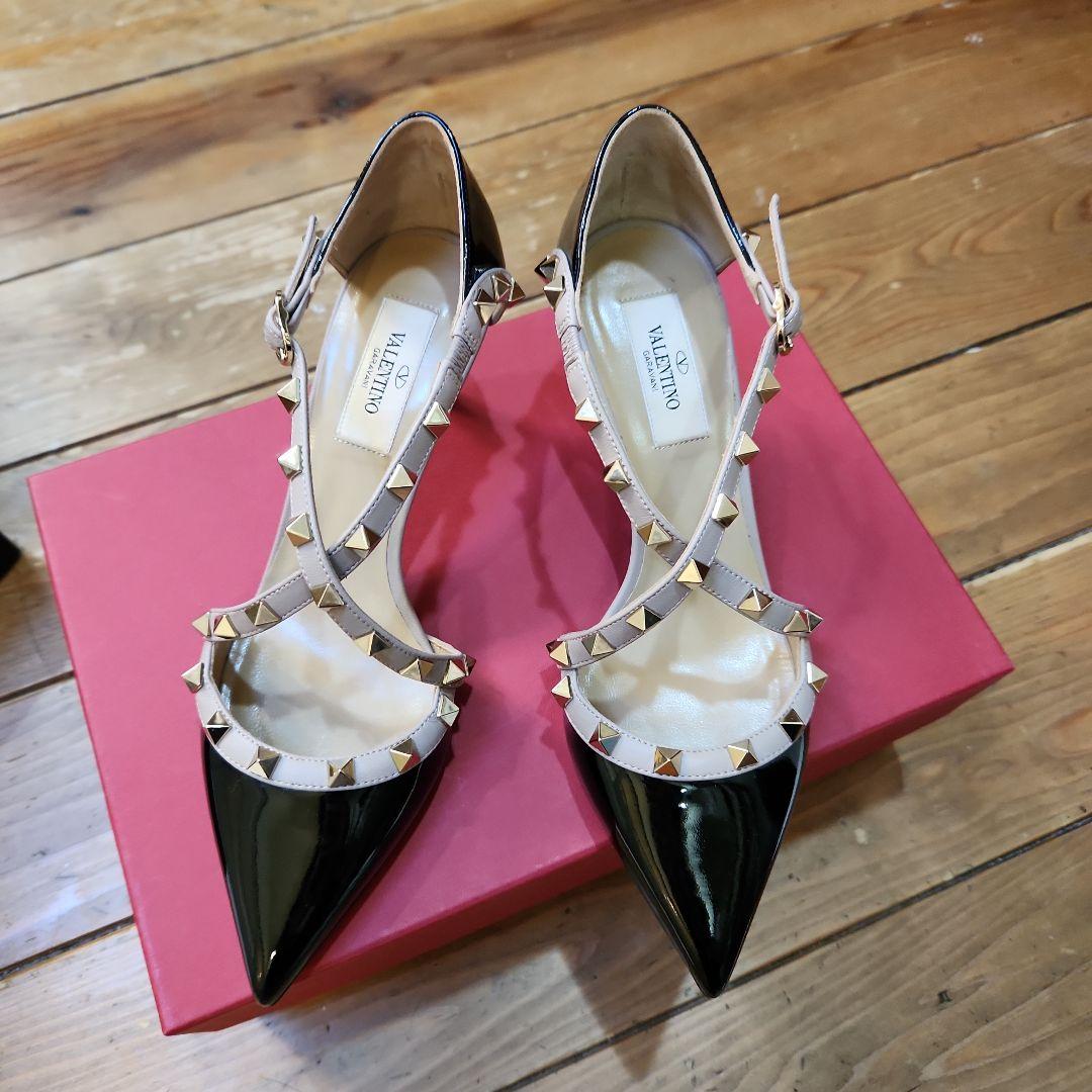VALENTINO　ヴァレンティノ　スタッズクロスパンプス