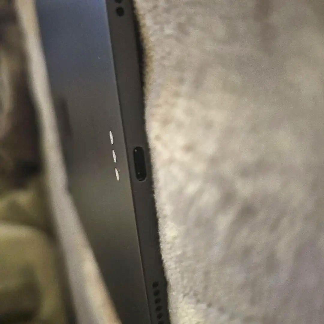 【美品】Apple iPad Air 第5世代　M1 Wi-Fiモデル