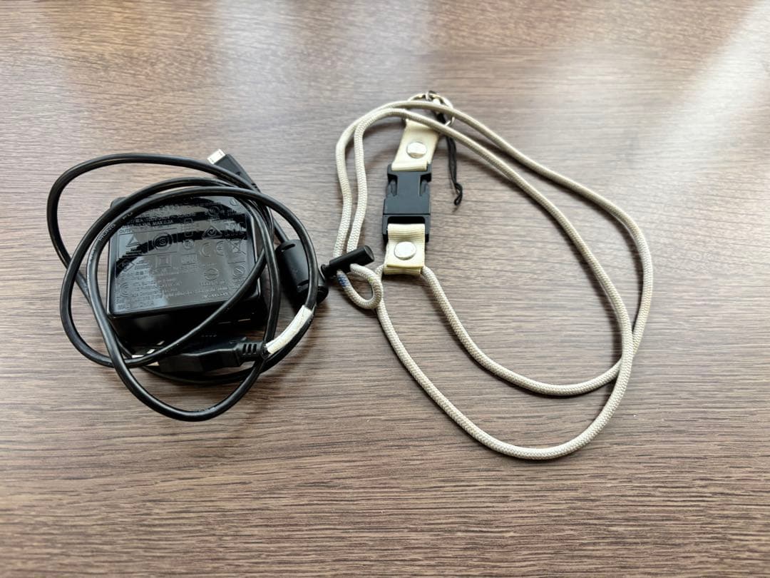 Nikon ニコン COOLPIX S7000 デジカメ