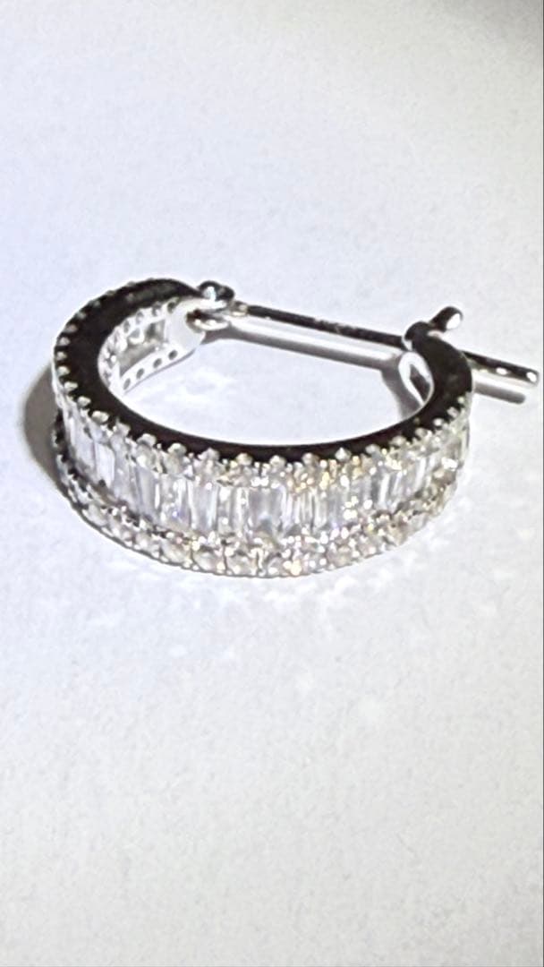 天然　ダイヤモンド　ピアス　フープ　K18WG テーパー　ラウンド