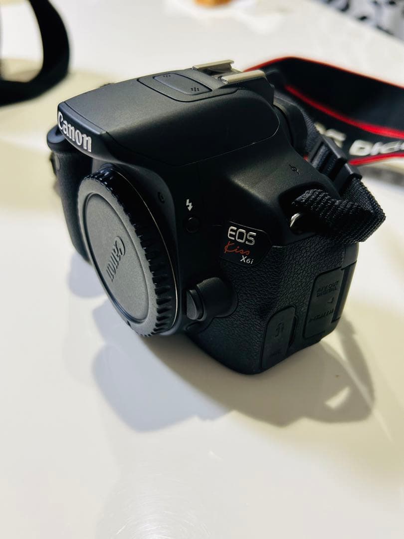 Canon EOS kiss X6i デジタル一眼レフ