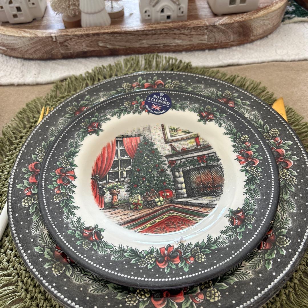 新品ロイヤルスタッホード  Stafford クリスマス プレート4枚