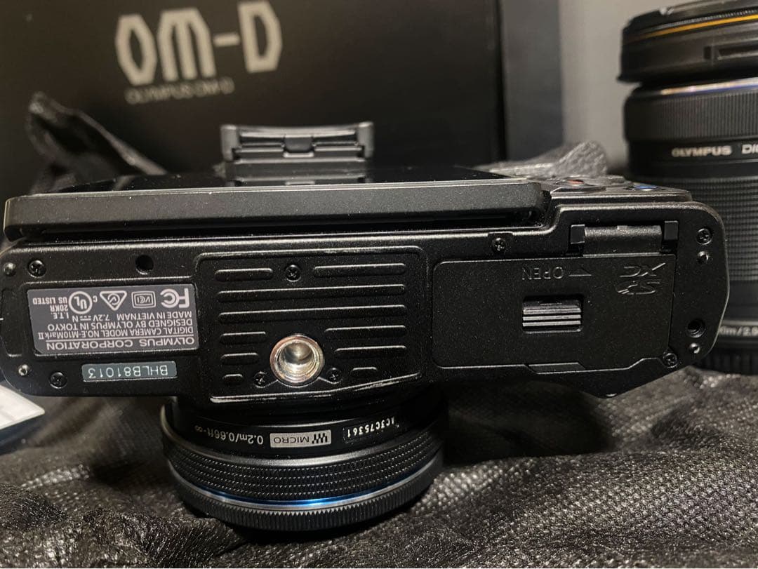 新品購入ほぼ未使用 OLYMPUS OM-D E-M10 II ダブルレンズ