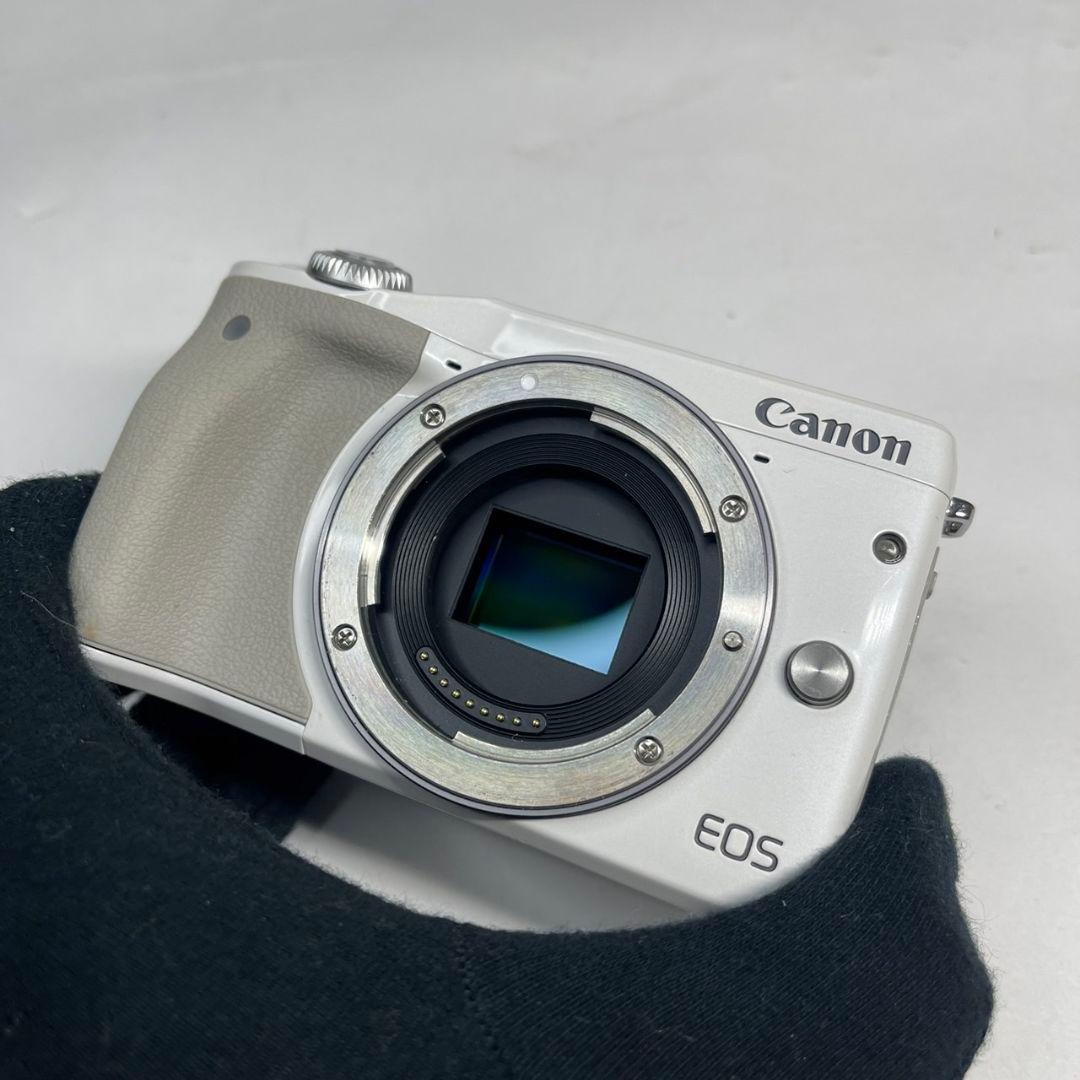 美品 Canon EOS M3 ミラーレス一眼 デジタルカメラ ダブルズーム