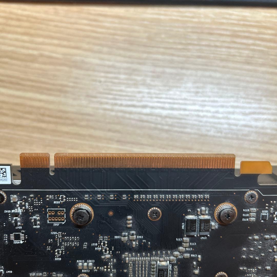 NVIDIA GeForce GTX 1070 Ti 本体