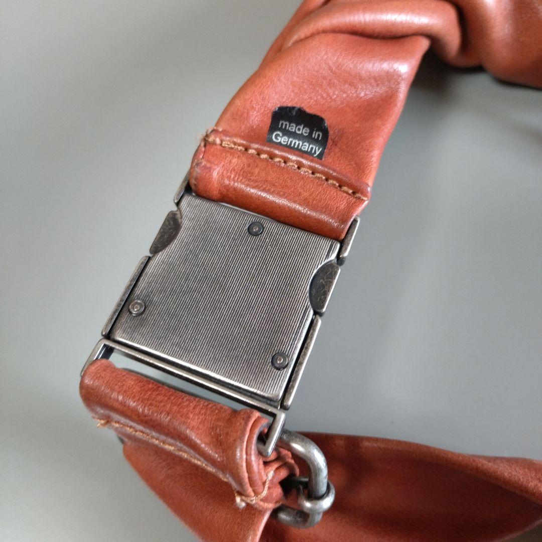 美品trippen] Snakebelt L ( タン）トリッペン　ボディバッグ