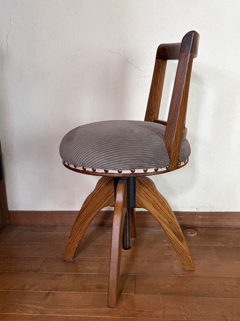 クラッシュゲート「FASOLA LOW CHAIR」