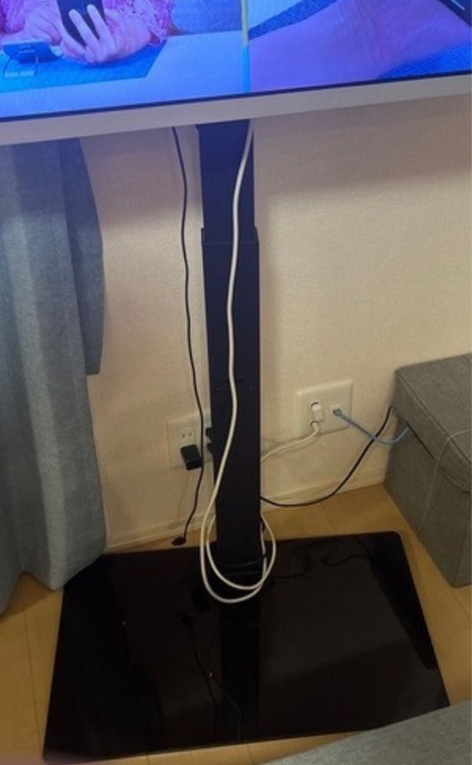 32V型テレビ　TOSHIBA REGZA テレビスタンド付き　2013年製