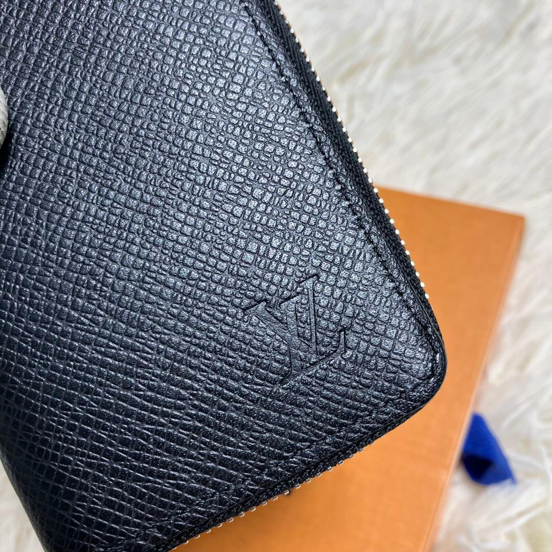 【未使用級】ルイヴィトン タイガ パース ジッピー 箱付き