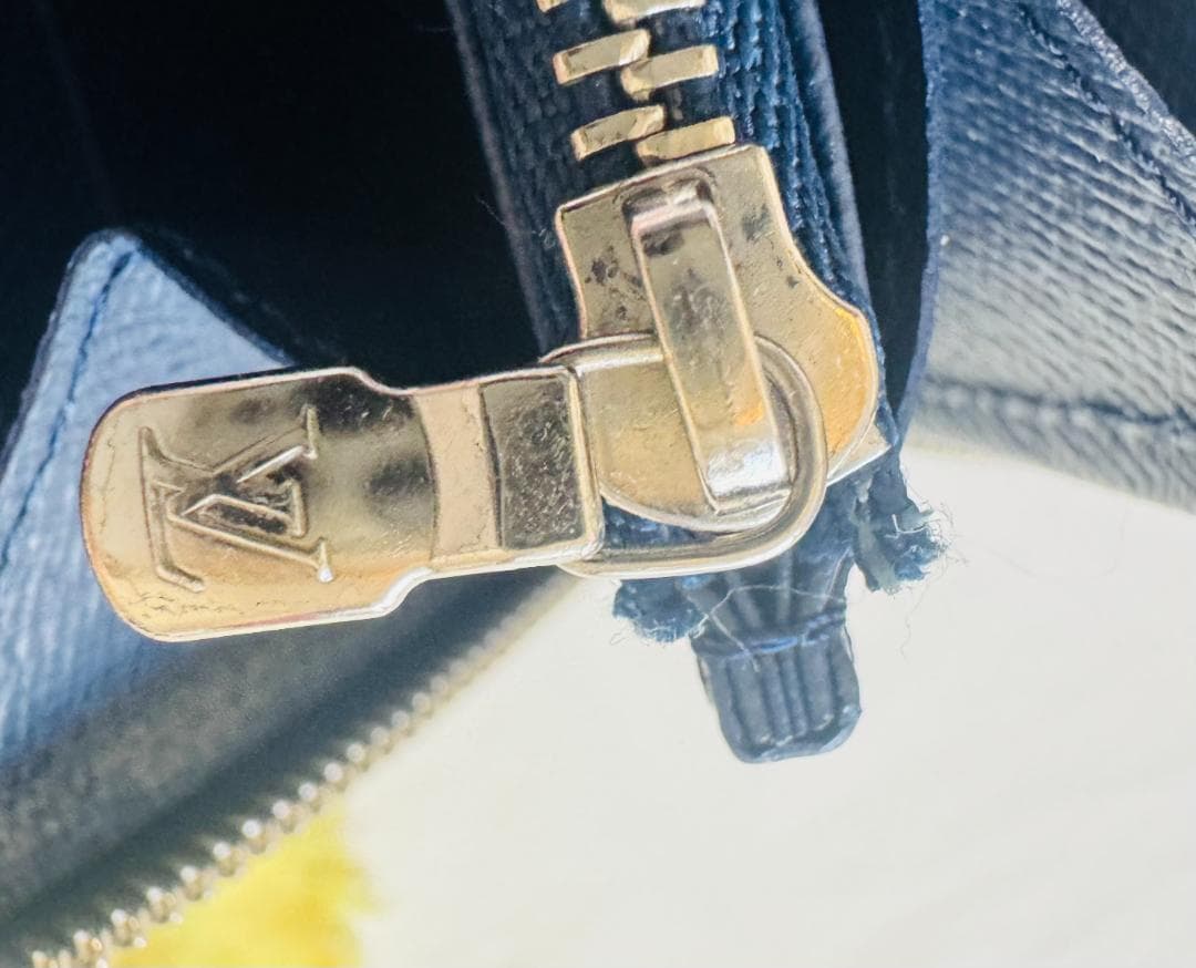 【美品 】ルイヴィトン エピ ジッピーウォレット 長財布　ラウンドファスナー 青