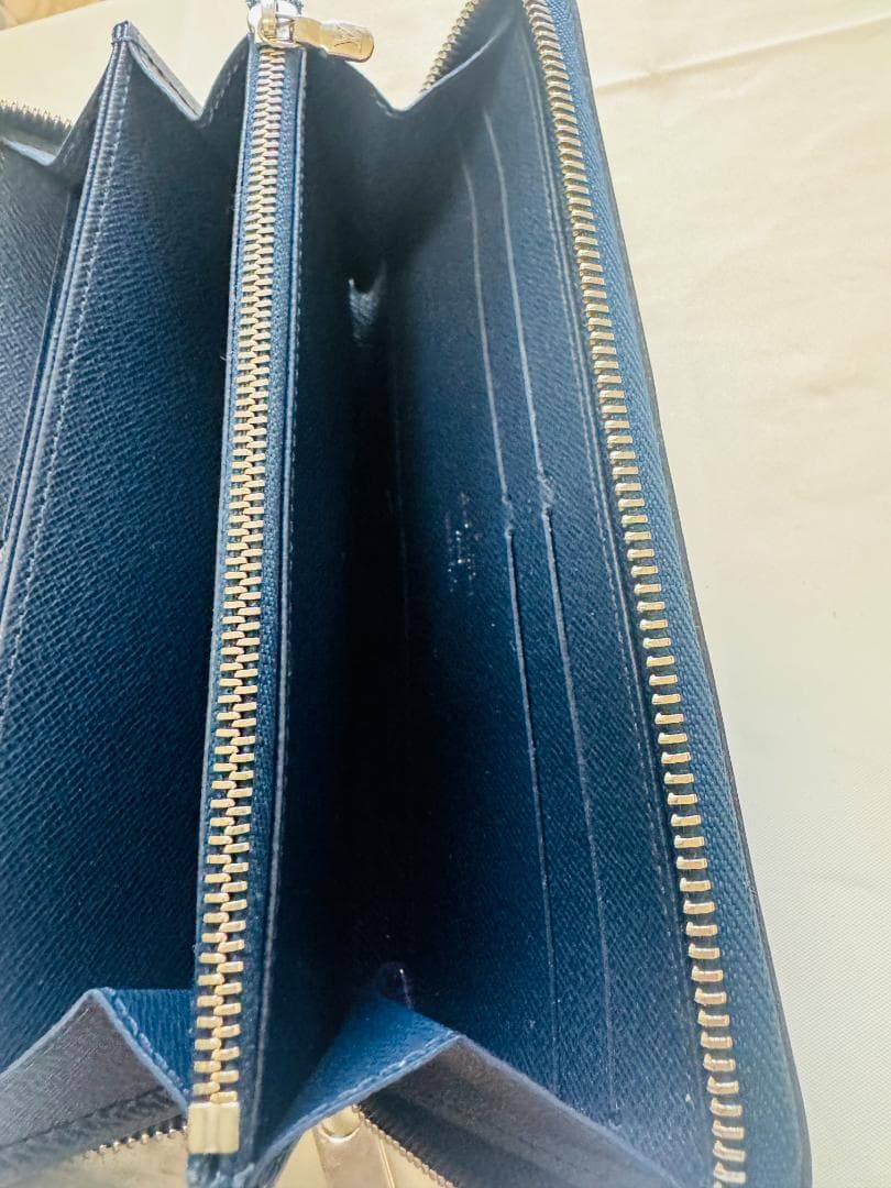 【美品 】ルイヴィトン エピ ジッピーウォレット 長財布　ラウンドファスナー 青
