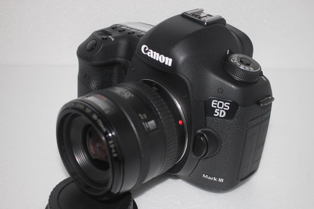 デジタル一眼レフカメラ　Canon EOS 5D MarkIII標準レンズセット