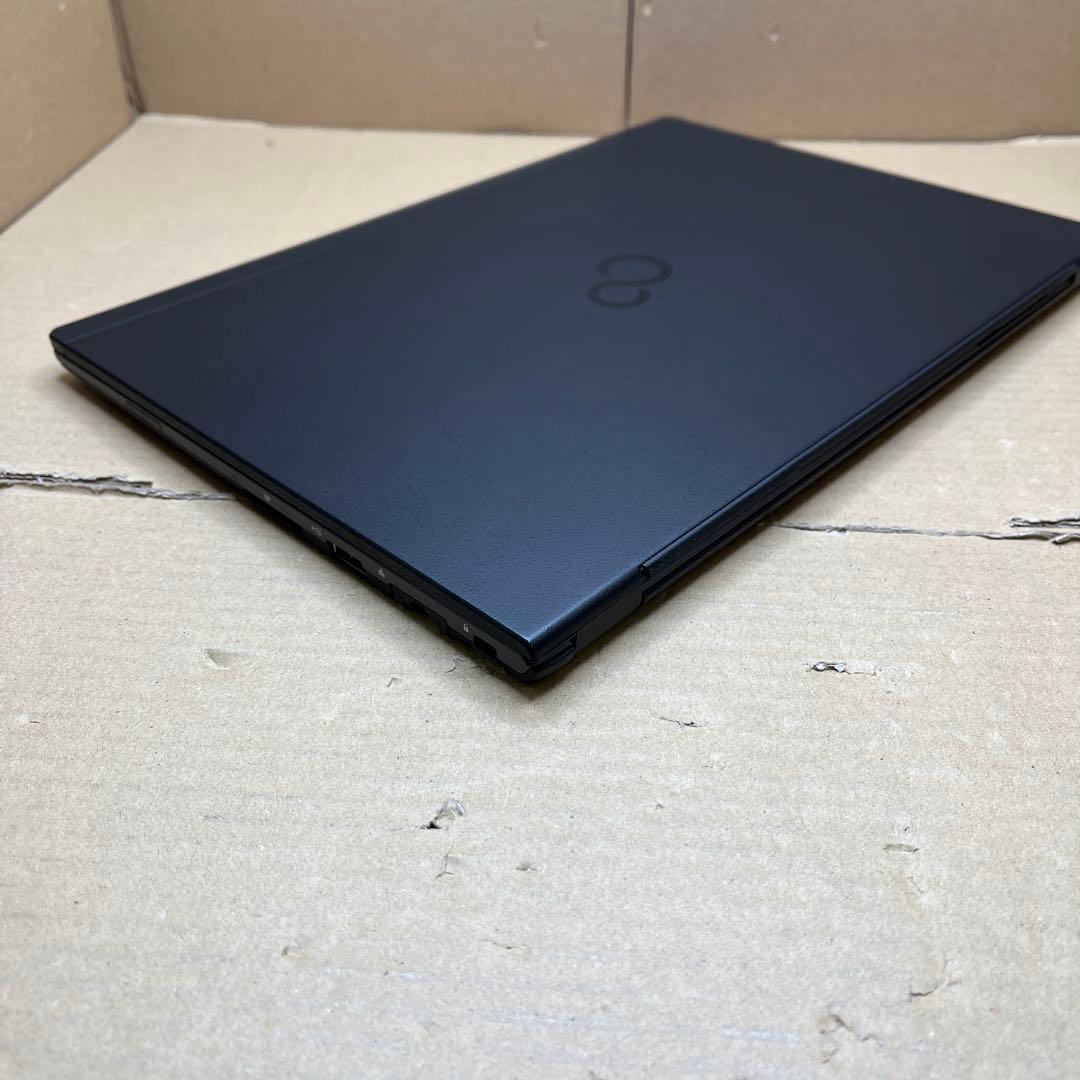 富士通　極軽極薄FUJITSU LIFEBOOK U937 8GB/512GB