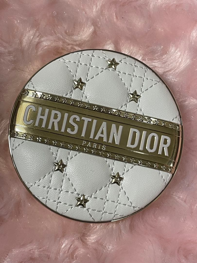 ディオールスキンフォーエヴァーグロウルミナイザー　001 ディオール スター