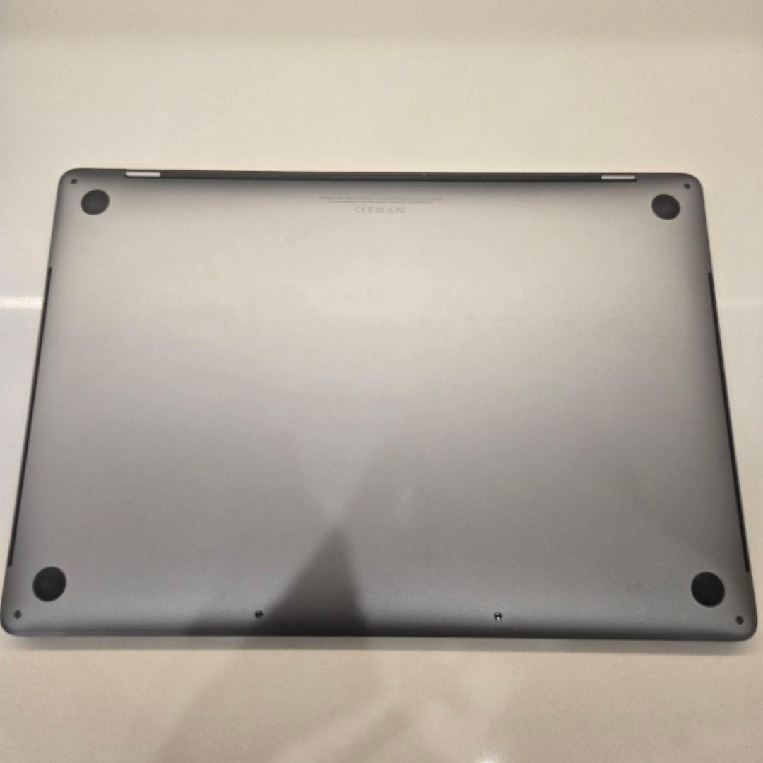 Apple MacBook Pro 15インチ 2018