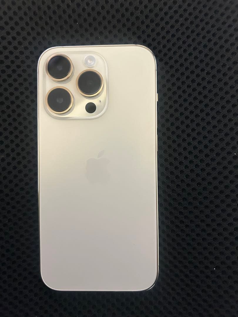 Apple iPhone 14 Pro 256ギガ シルバー 本体 eSIM