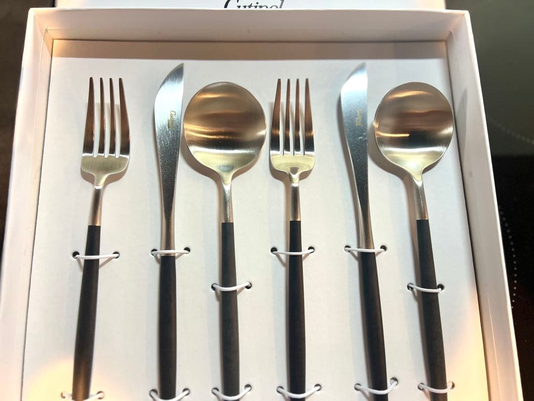 クチポール　カトラリー　ブラック