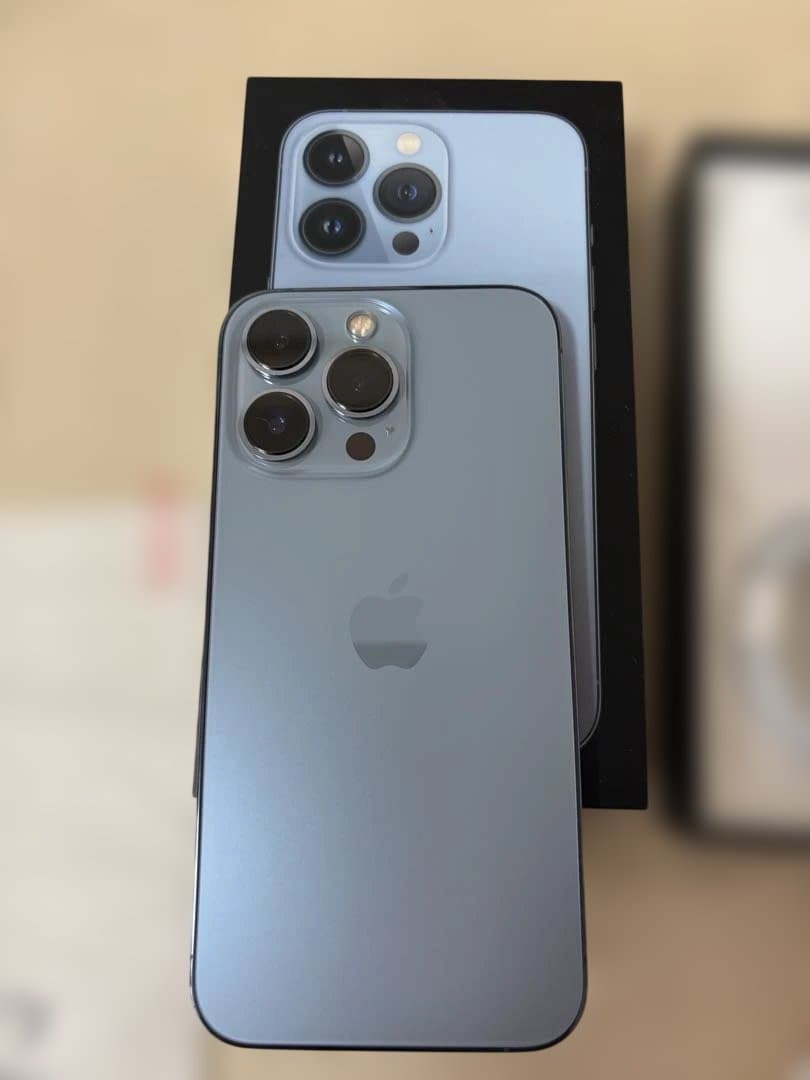 超美品 iPhone 13 PRO 256GB シエラブルー　おまけ付き