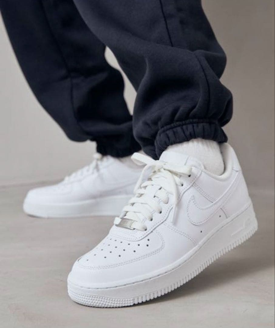 ナイキ エア フォース 1 LE ジュニアシューズ　23.5㎝