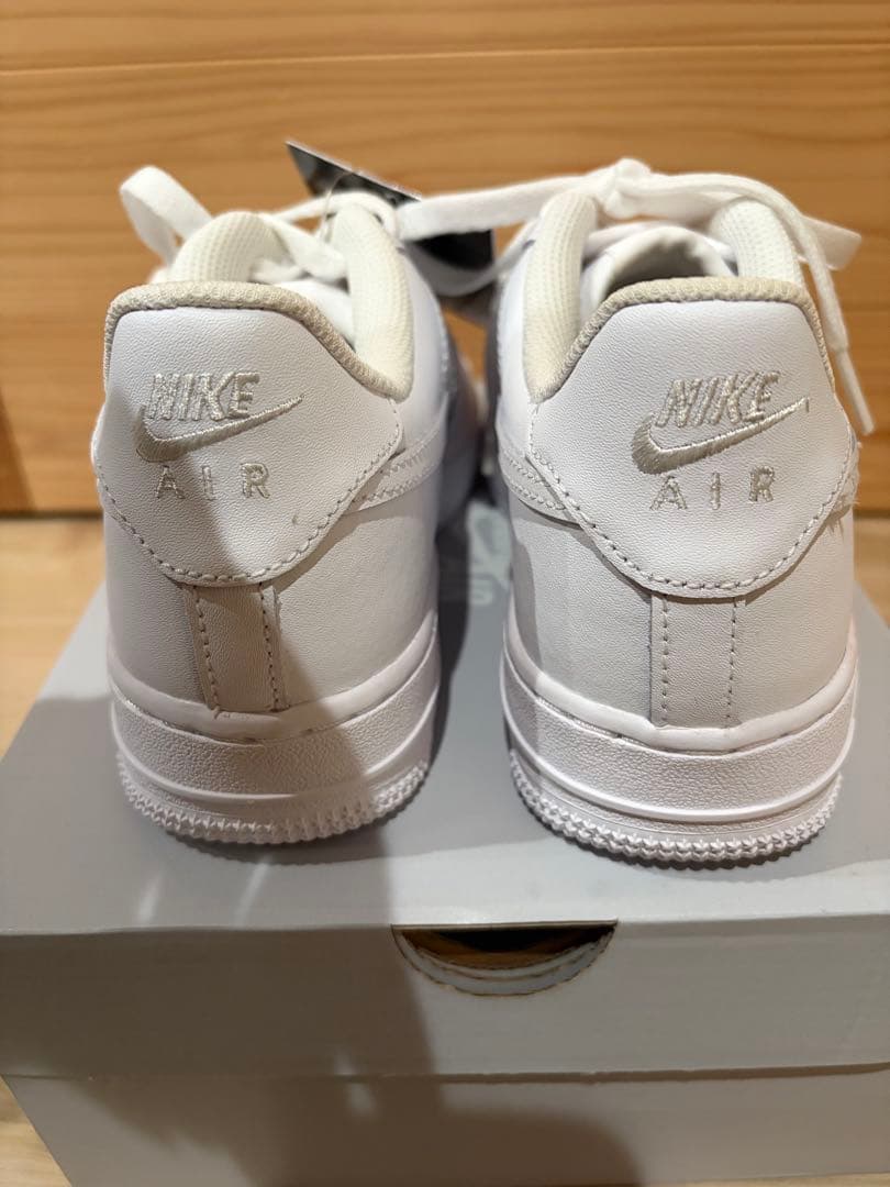 ナイキ エア フォース 1 LE ジュニアシューズ　23.5㎝