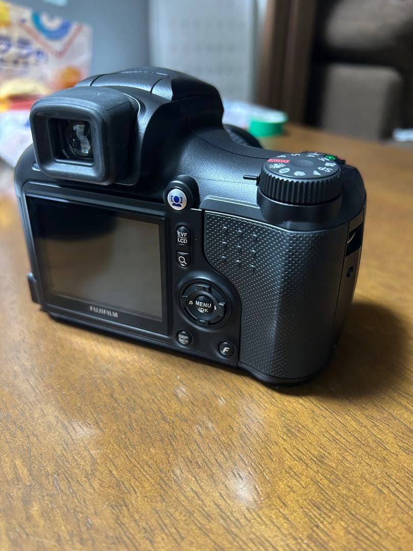FinePix S6000fd デジタルカメラ 本体