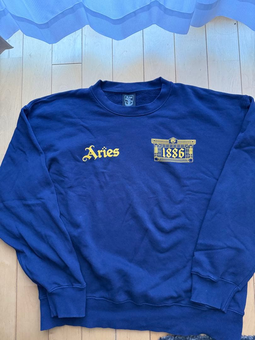 ＜Aries x ARSENAL＞1886 CREWNECK SWEAT L