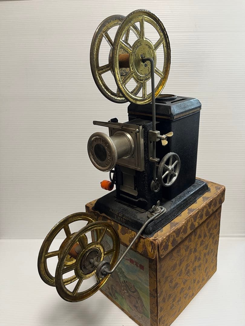 ヴィンテージ ライオン 映写機 LION 活動写真機 レトロ フィルム 手動