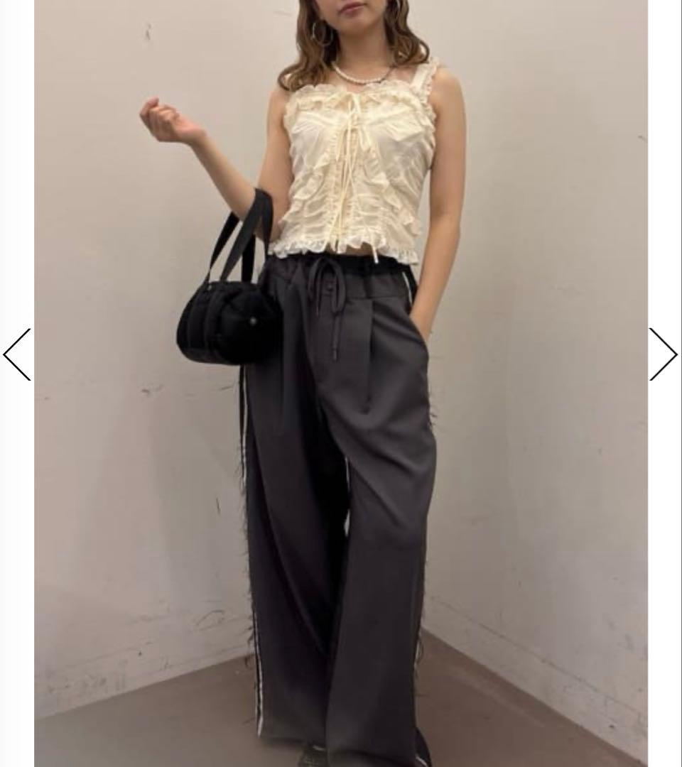 スライ　トップス