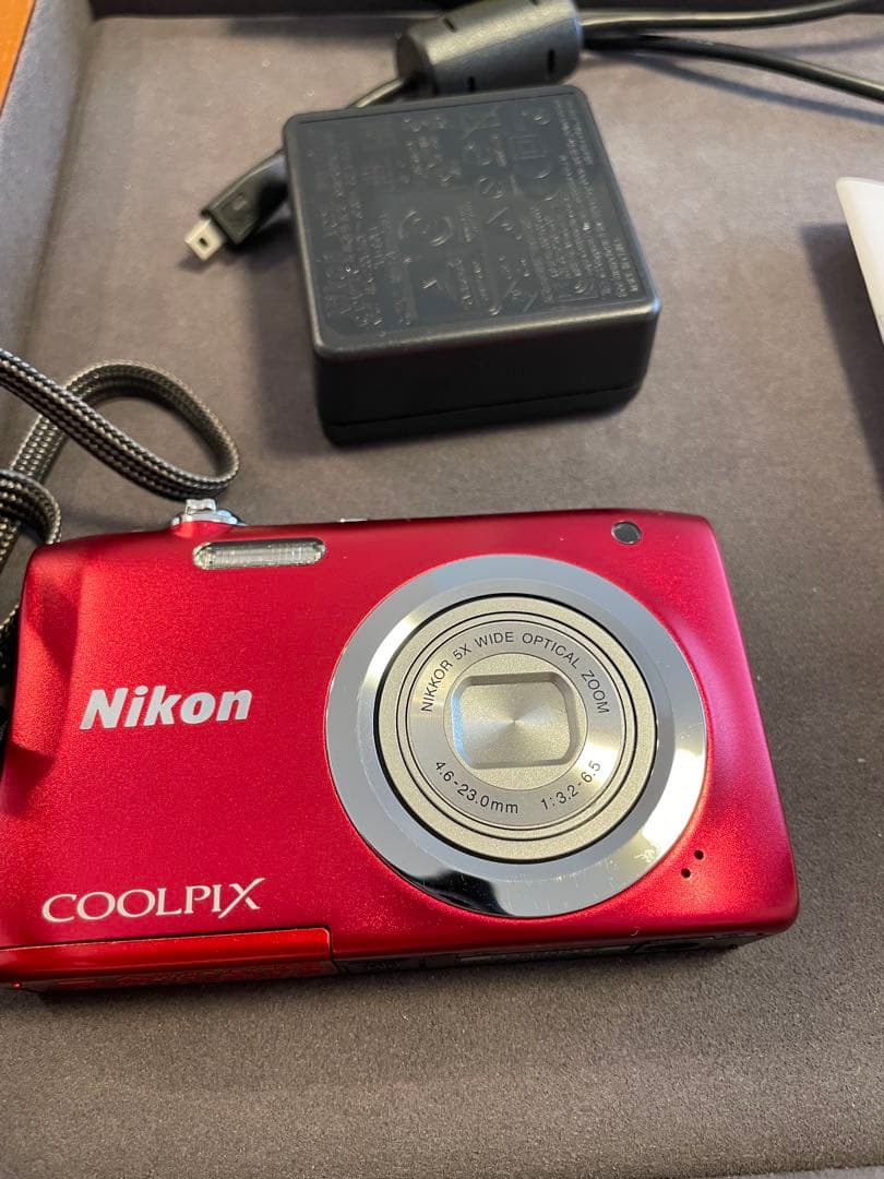 Nikon COOLPIX A100 赤