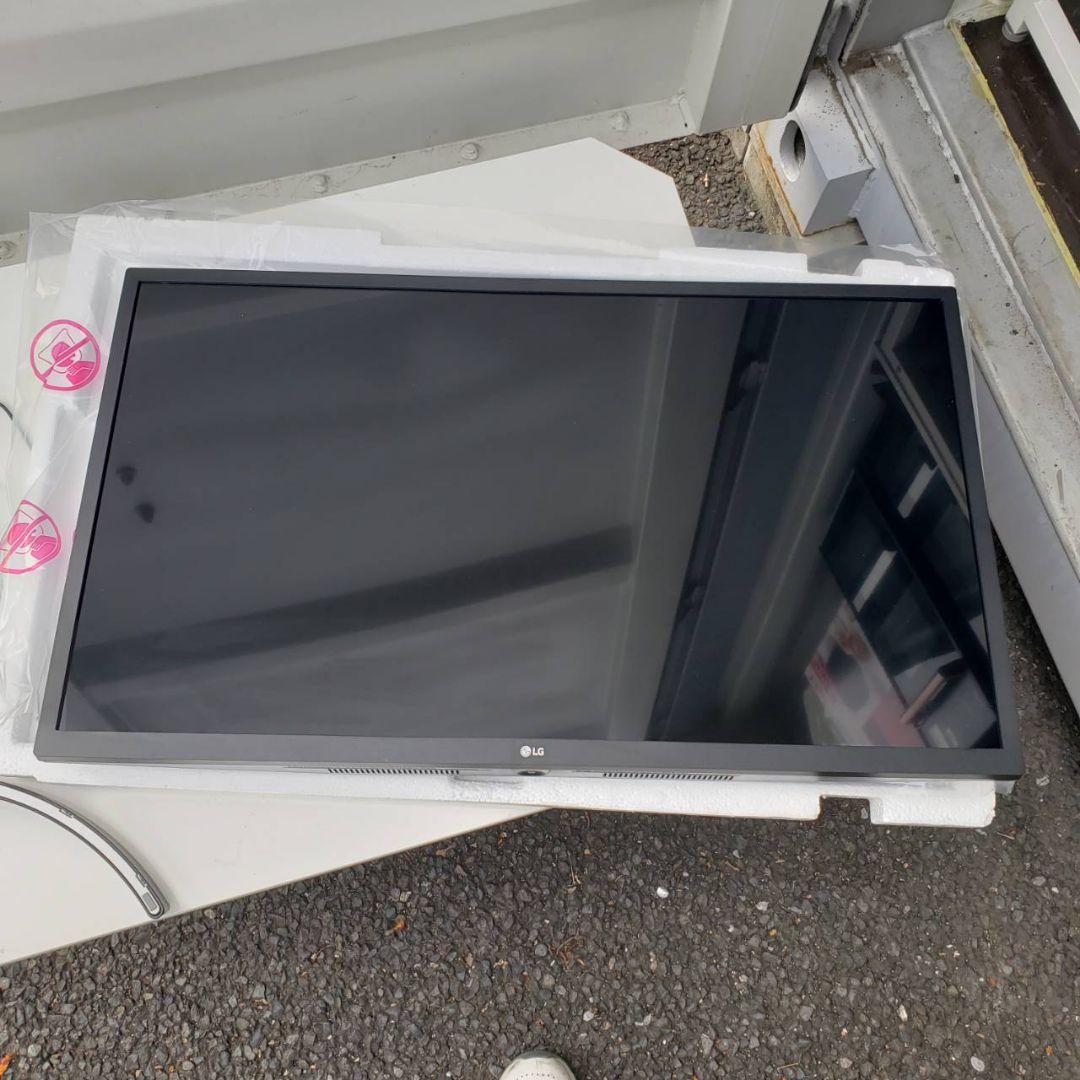 美品　未使用に近いLGモニター　31.5インチ大画面IPS FHDモニター