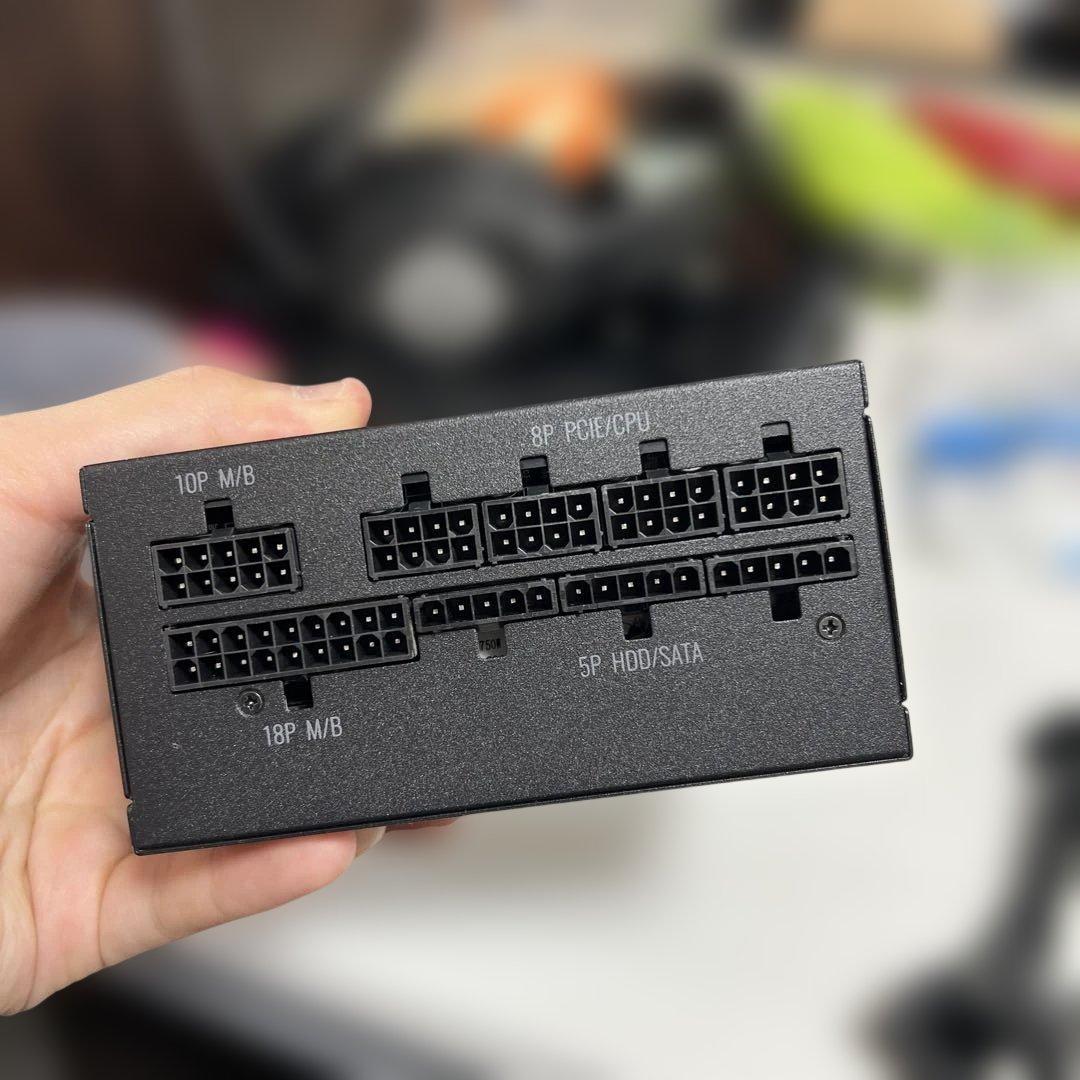 Cooler Master V750 SFX GOLD 750W PC電源