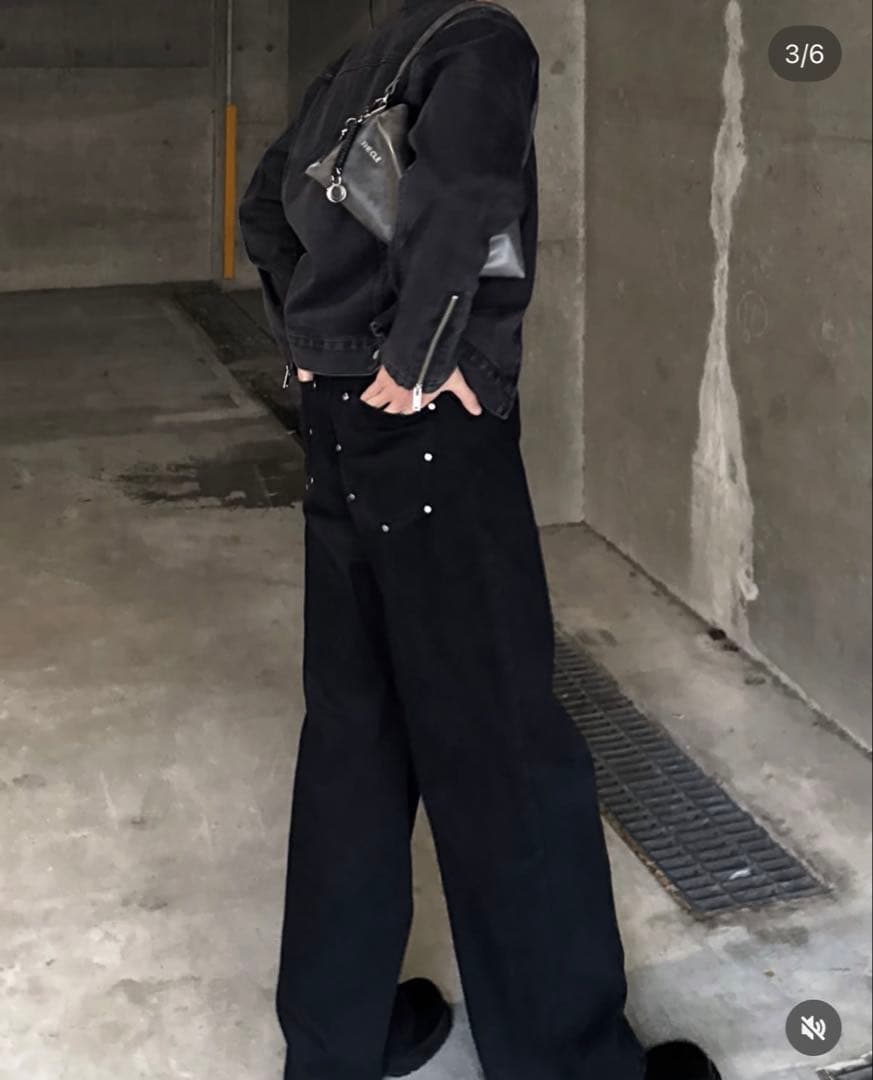 THE CLE スタッズ付きブラックデニムパンツ