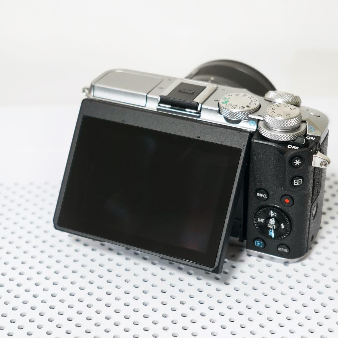 【美品】Canon EOS M6 シルバー EF-M15-45 レンズキット