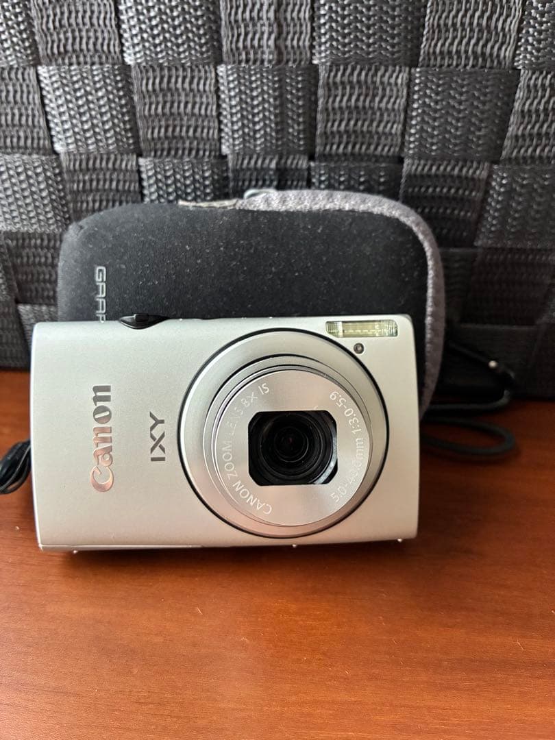 美品Canon IXY 600F シルバー デジタルカメラ