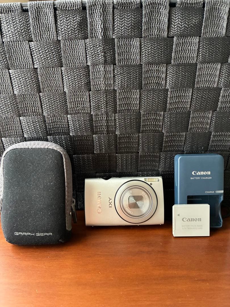 美品Canon IXY 600F シルバー デジタルカメラ