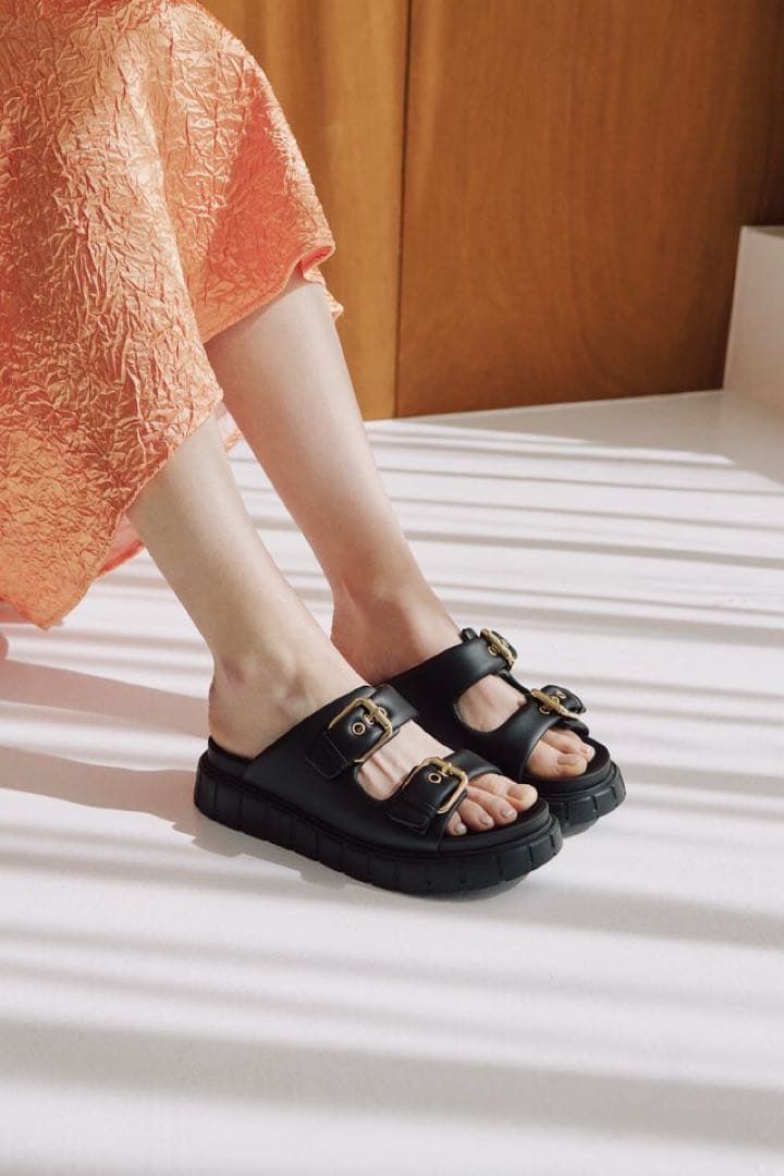 STACCATO ブラック コンフォートサンダル