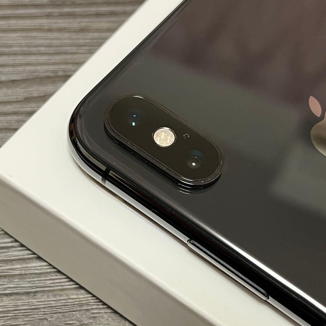【美品】iPhone Xs スペースグレイ 64GB（SIMフリー）