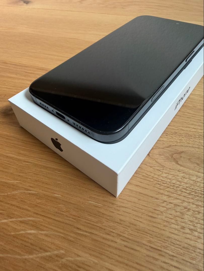 iPhone 16 Pro Max 256GB ブラックチタニウム＋おまけ付